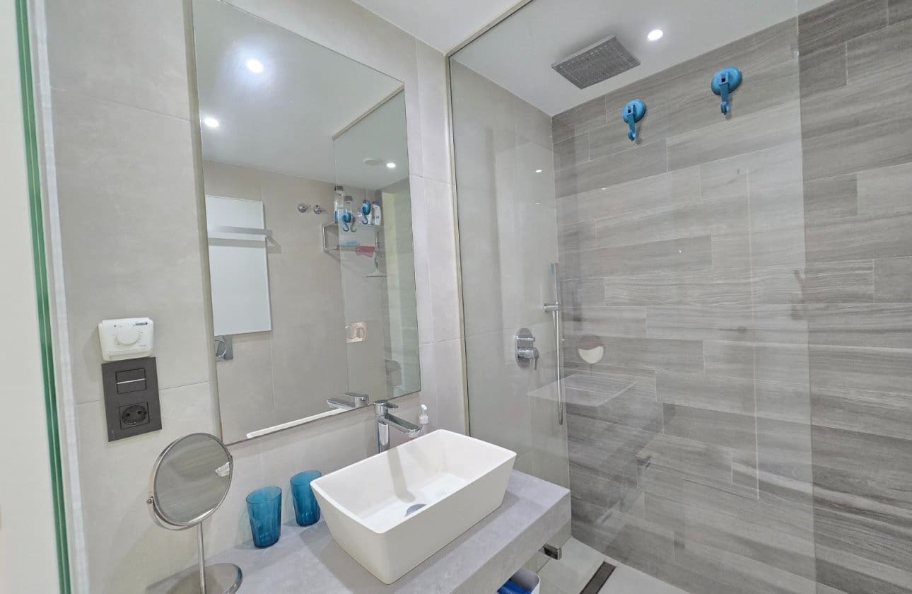 2 soveværelse Lejlighed til salg i Orihuela Costa med swimmingpool - € 259.900 (Ref: 9752324)