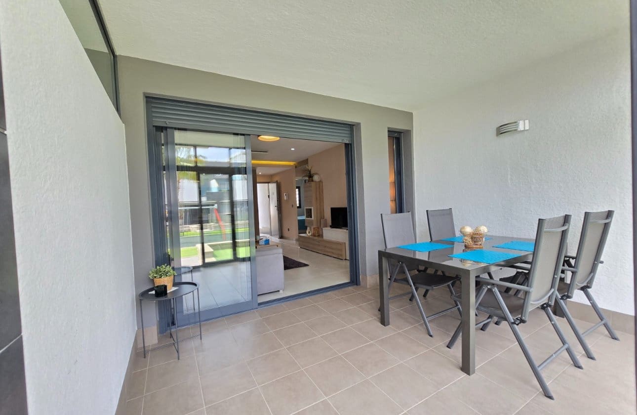 2 soveværelse Lejlighed til salg i Orihuela Costa med swimmingpool - € 259.900 (Ref: 9752324)