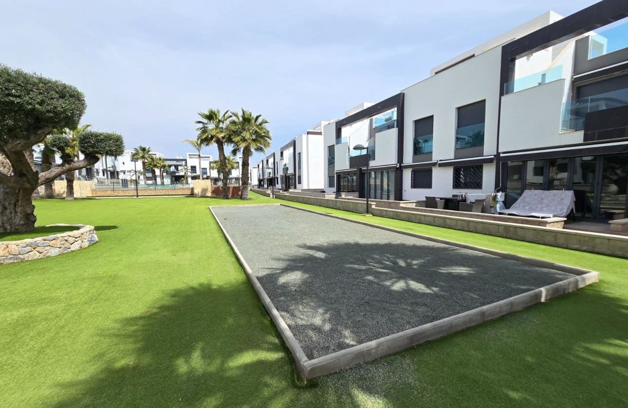 2 soveværelse Lejlighed til salg i Orihuela Costa med swimmingpool - € 259.900 (Ref: 9752324)