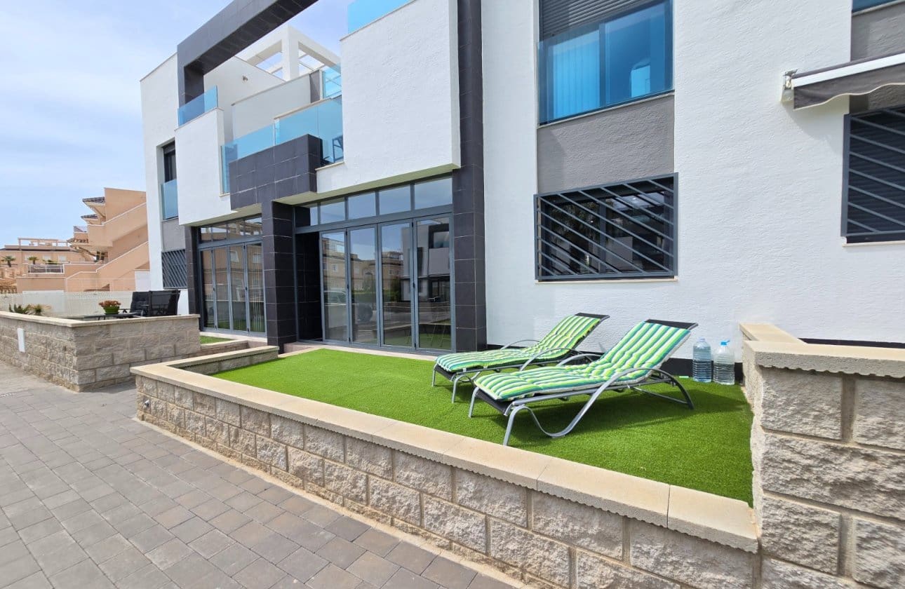 2 soveværelse Lejlighed til salg i Orihuela Costa med swimmingpool - € 259.900 (Ref: 9752324)