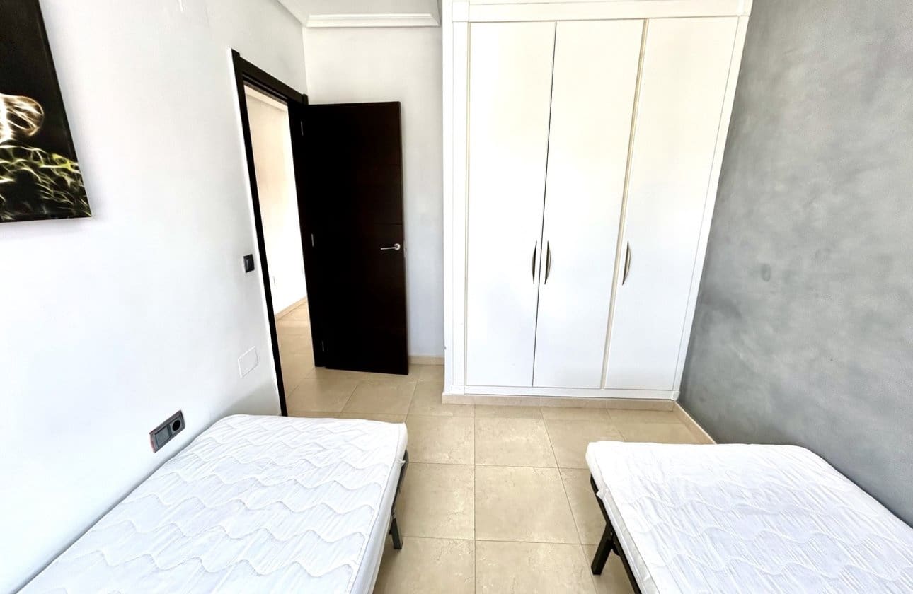 2 slaapkamer Appartement te koop in Villamartin met zwembad - € 190.000 (Ref: 9752325)