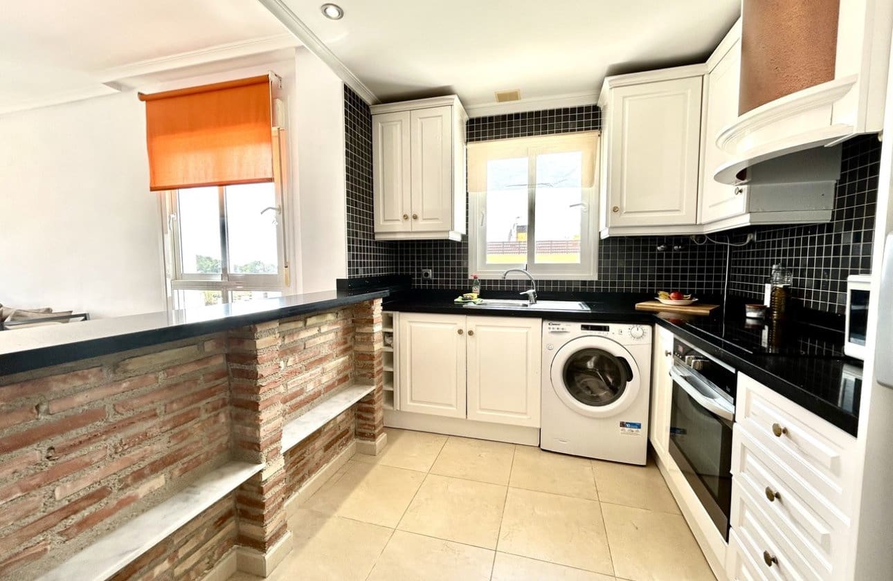 2 slaapkamer Appartement te koop in Villamartin met zwembad - € 190.000 (Ref: 9752325)