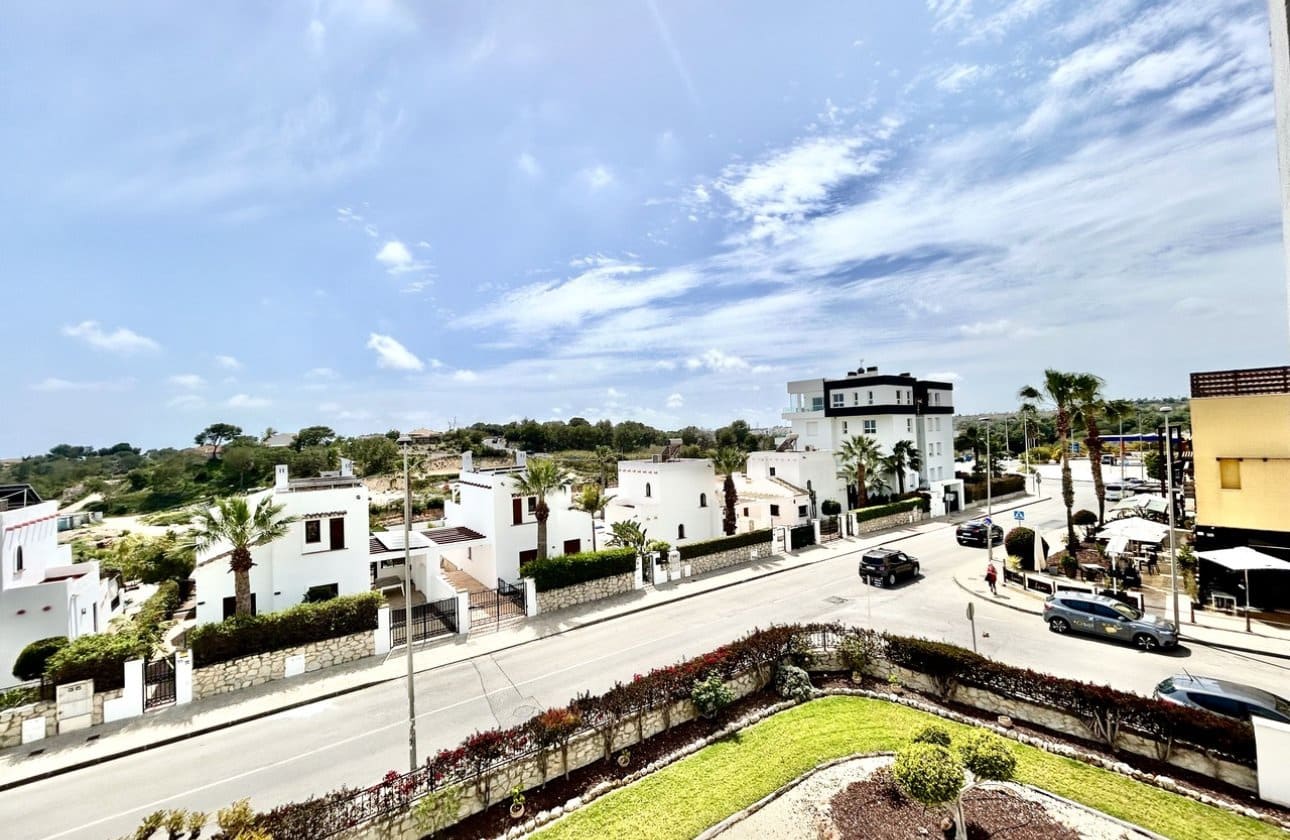 2 slaapkamer Appartement te koop in Villamartin met zwembad - € 190.000 (Ref: 9752325)