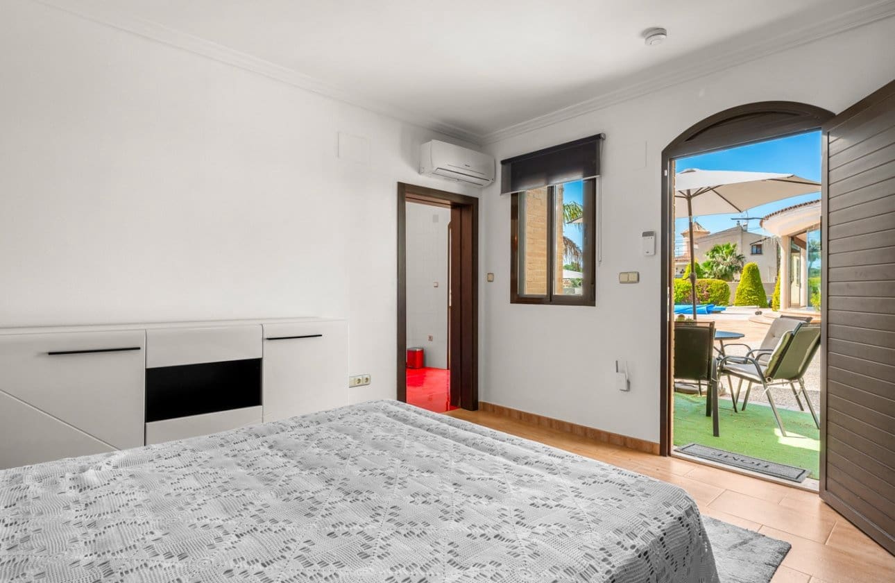 5 slaapkamer Villa te koop in Crevillente / Crevillent met zwembad - € 599.000 (Ref: 9756238)