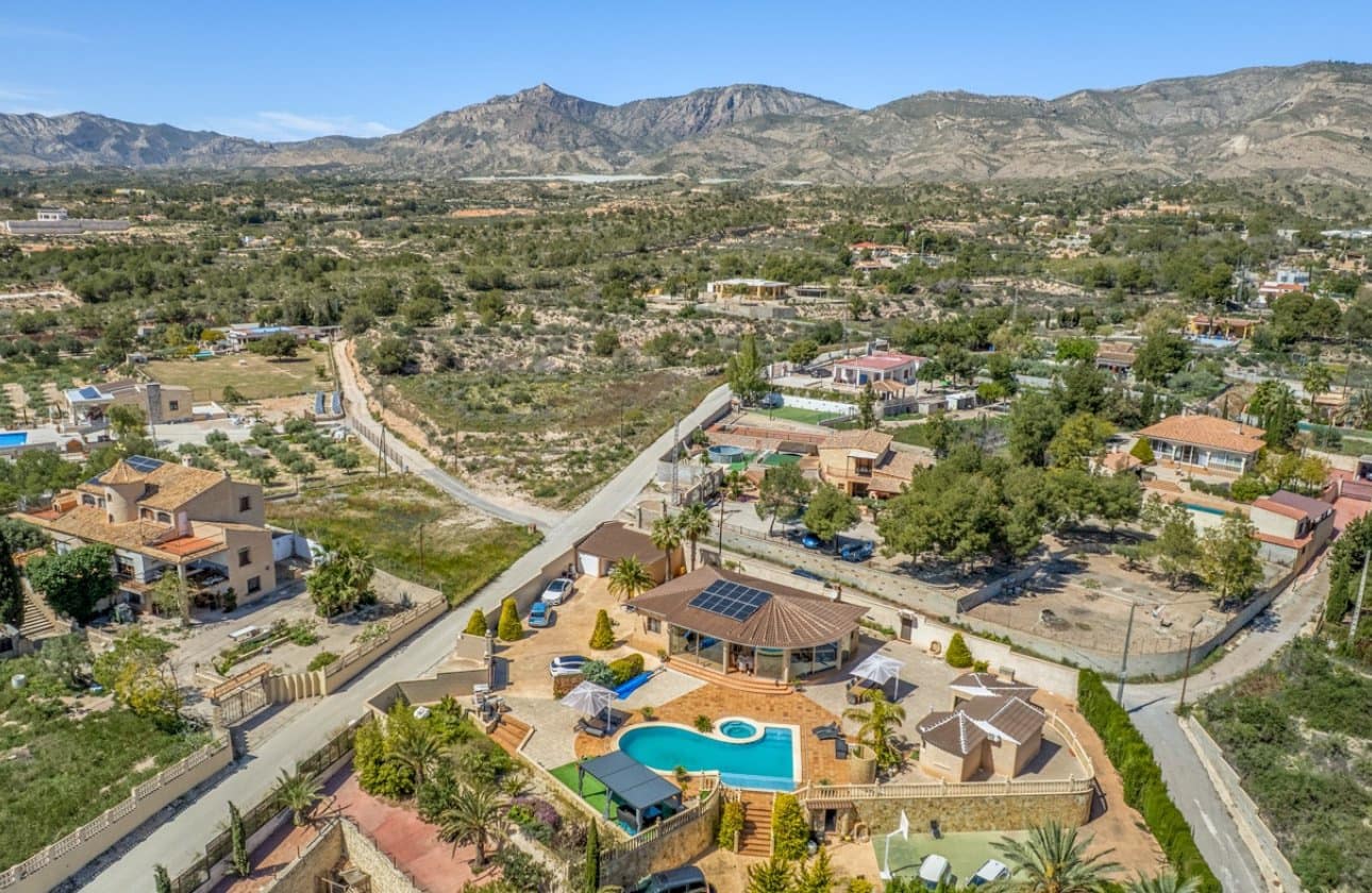 5 slaapkamer Villa te koop in Crevillente / Crevillent met zwembad - € 599.000 (Ref: 9756238)