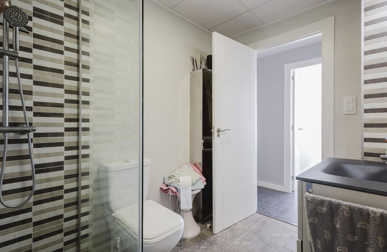 3 sovrum Strandlägenhet till salu i Torrevieja med pool - 389 500 € (Ref: 9756240)