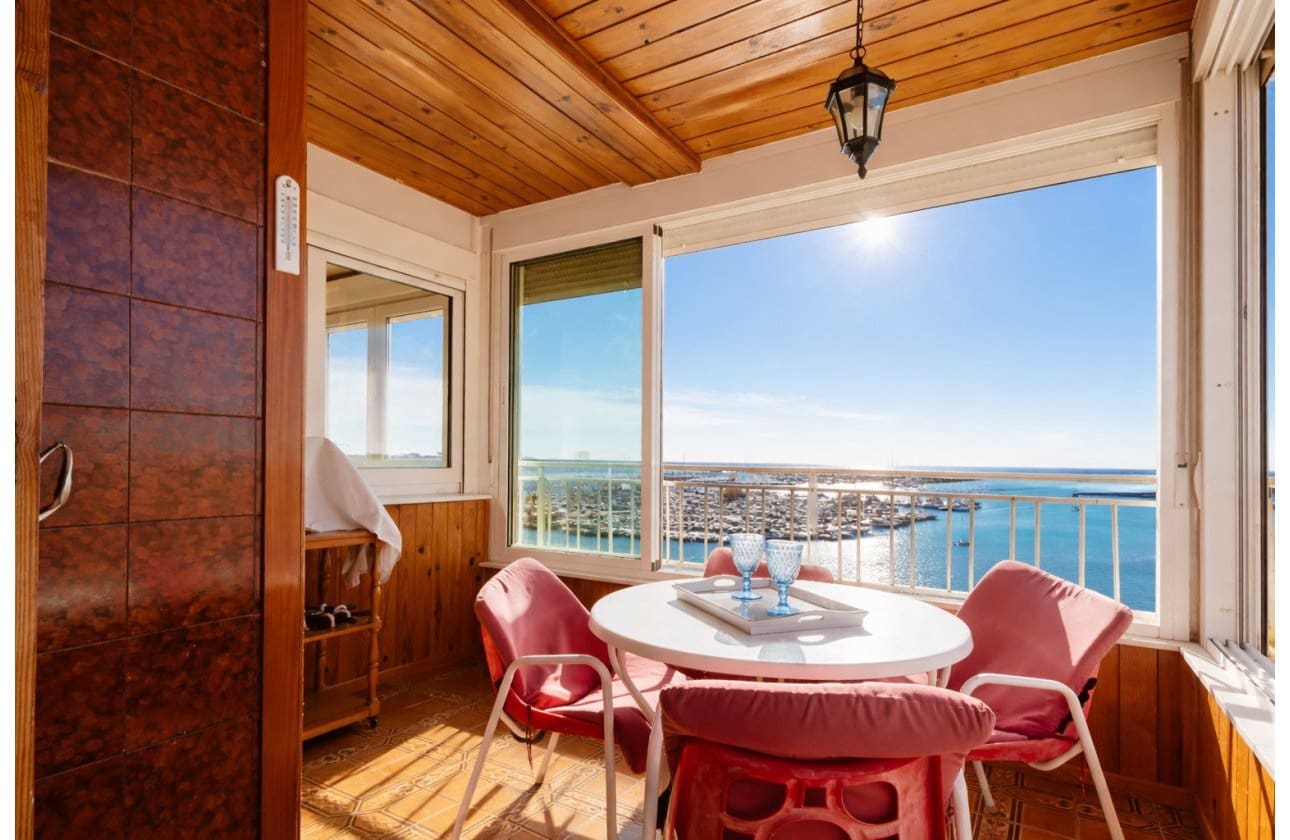 3 sovrum Strandlägenhet till salu i Torrevieja med pool - 389 500 € (Ref: 9756240)