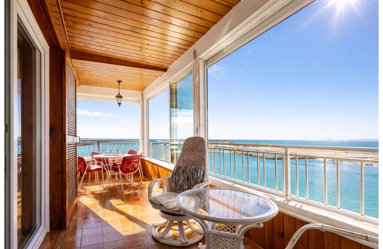 3 sovrum Strandlägenhet till salu i Torrevieja med pool - 389 500 € (Ref: 9756240)