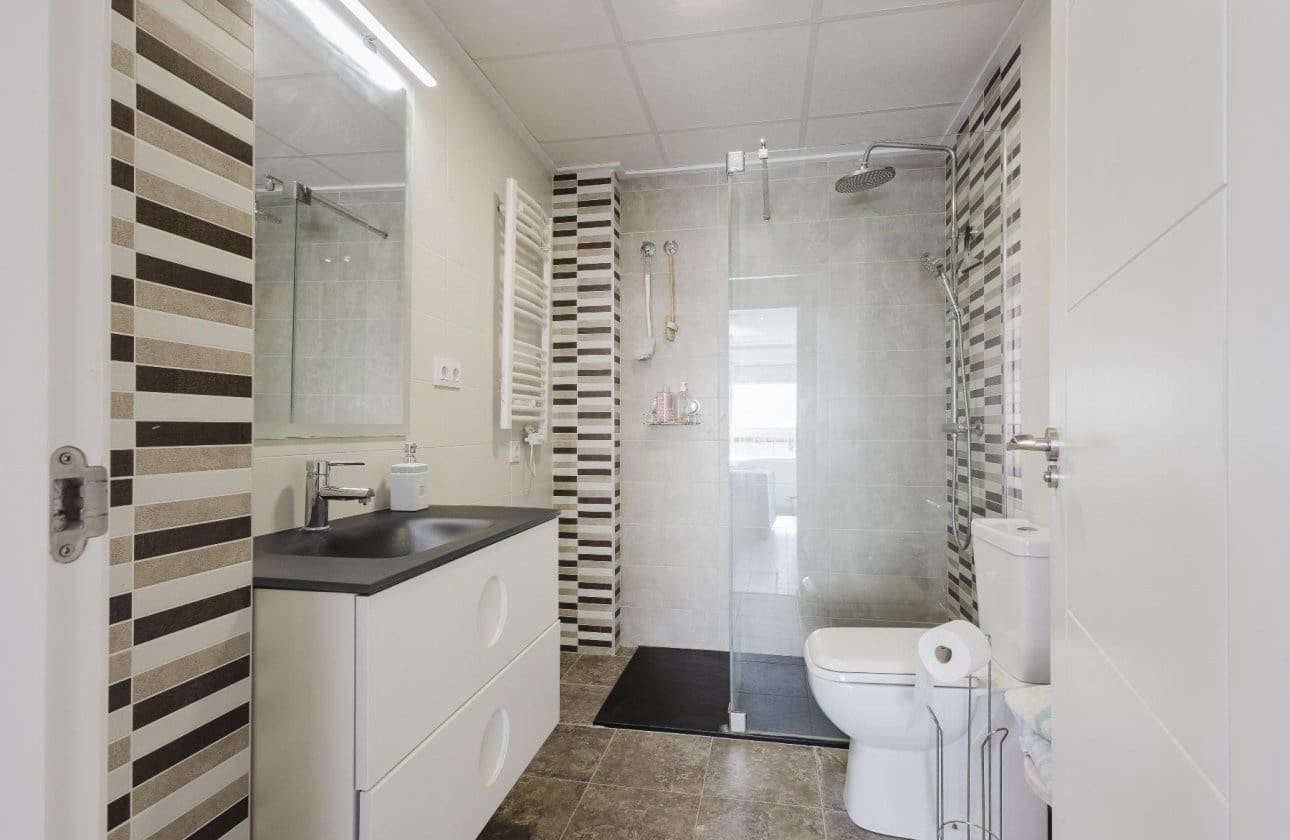 3 sovrum Strandlägenhet till salu i Torrevieja med pool - 389 500 € (Ref: 9756240)