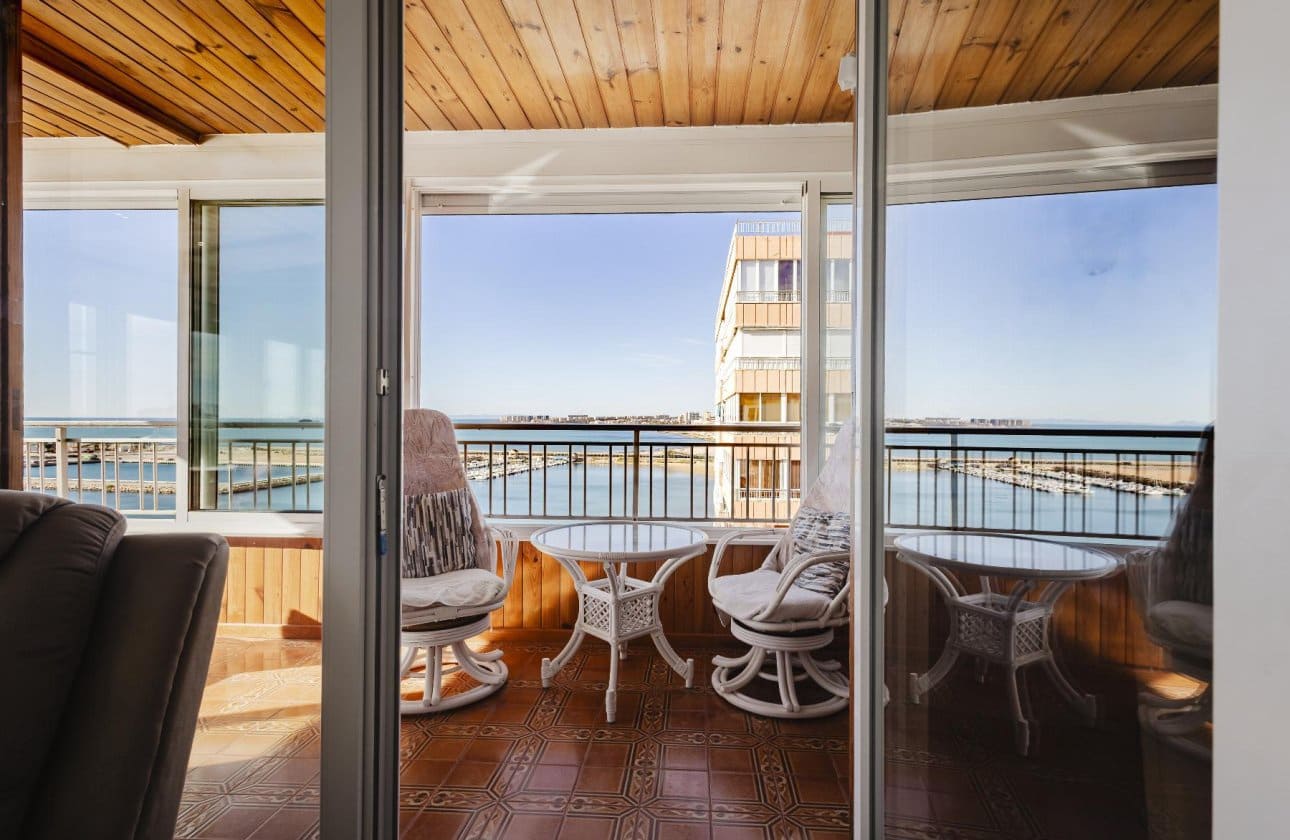 3 sovrum Strandlägenhet till salu i Torrevieja med pool - 389 500 € (Ref: 9756240)