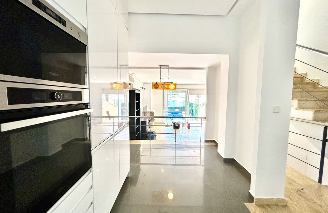 3 soverom Hus til salgs i Cabo Roig med svømmebasseng - € 449 995 (Ref: 9783273)