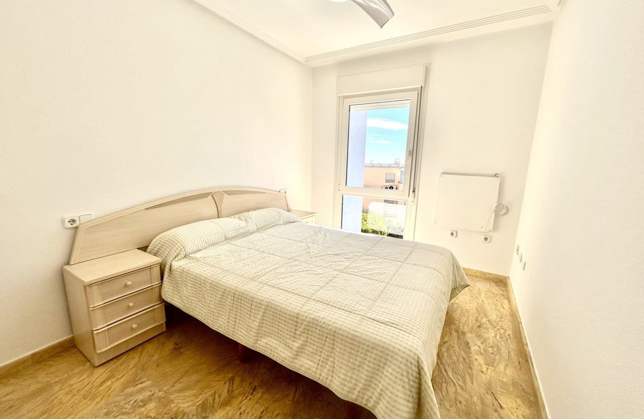 3 soverom Hus til salgs i Cabo Roig med svømmebasseng - € 449 995 (Ref: 9783273)