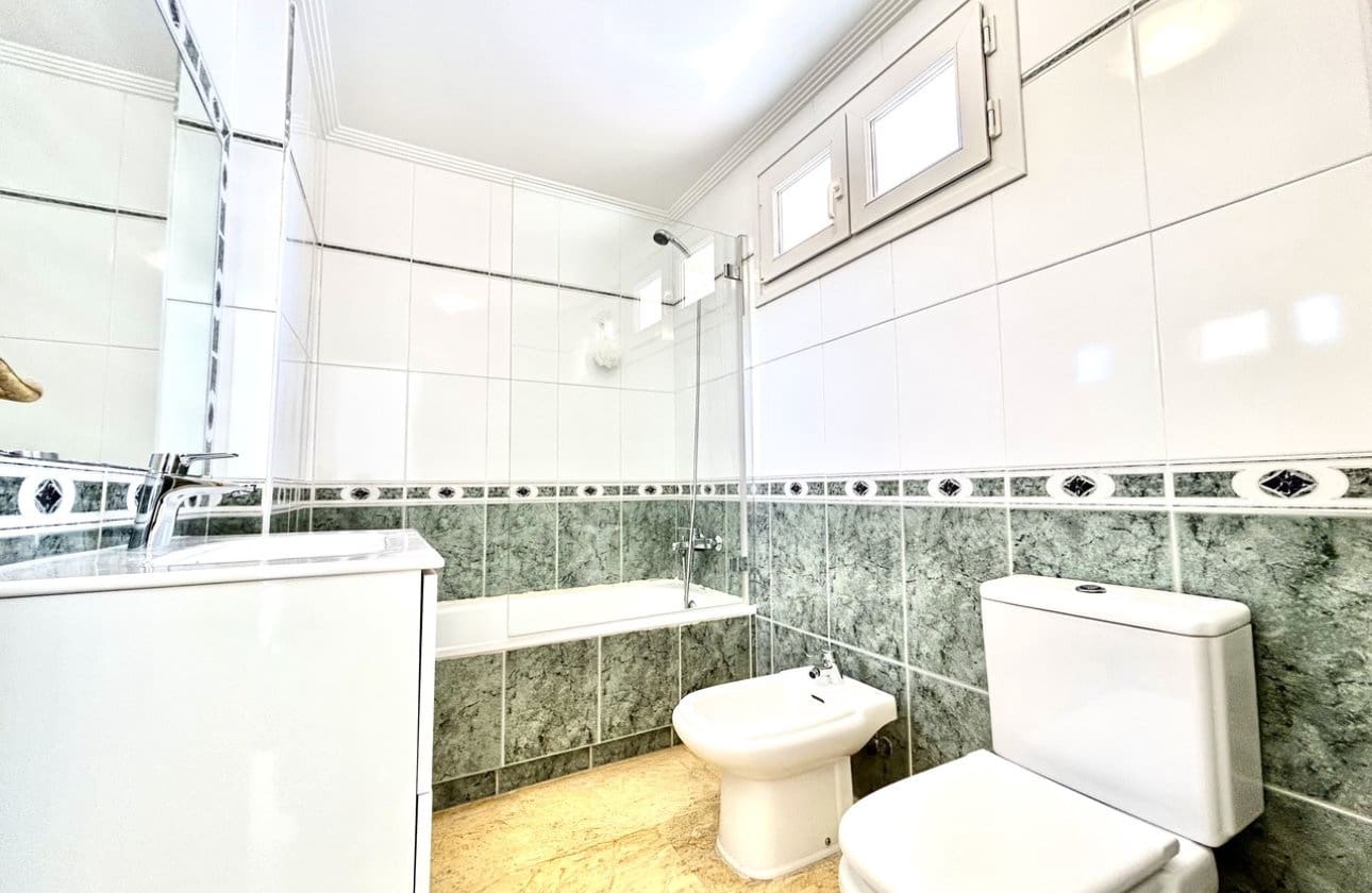 3 soverom Hus til salgs i Cabo Roig med svømmebasseng - € 449 995 (Ref: 9783273)