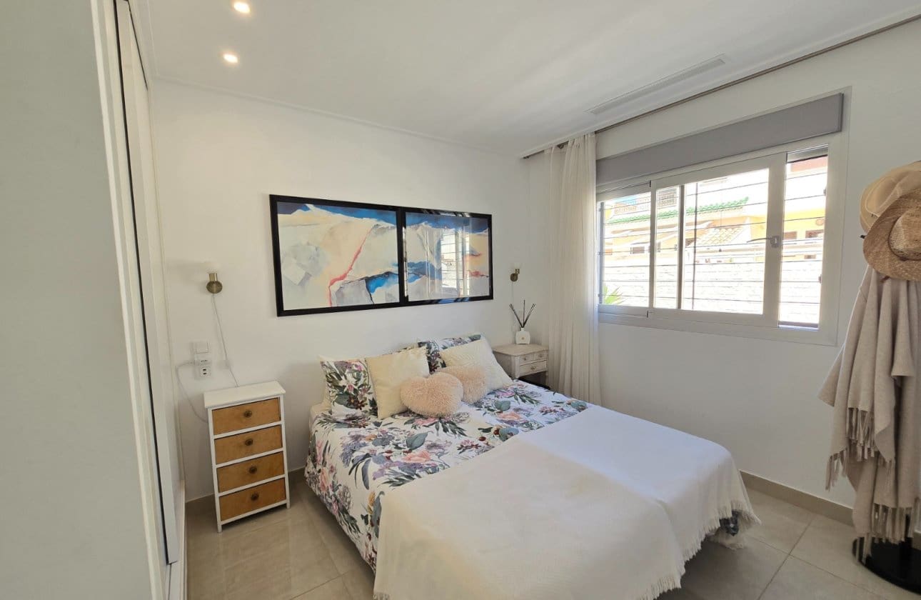 3 sypialnia Dom na sprzedaż w Ciudad Quesada z basenem - 359 900 € (Ref: 9783274)