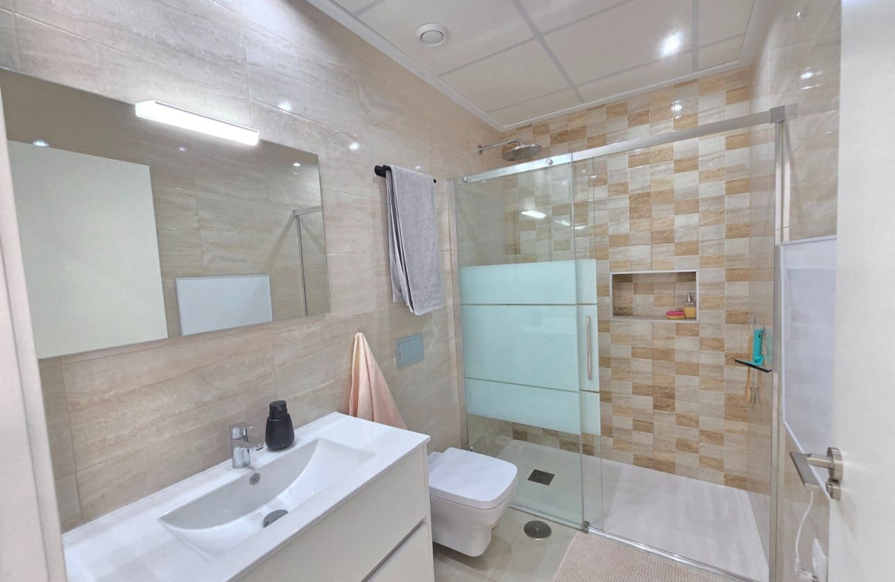 3 sypialnia Dom na sprzedaż w Ciudad Quesada z basenem - 359 900 € (Ref: 9783274)