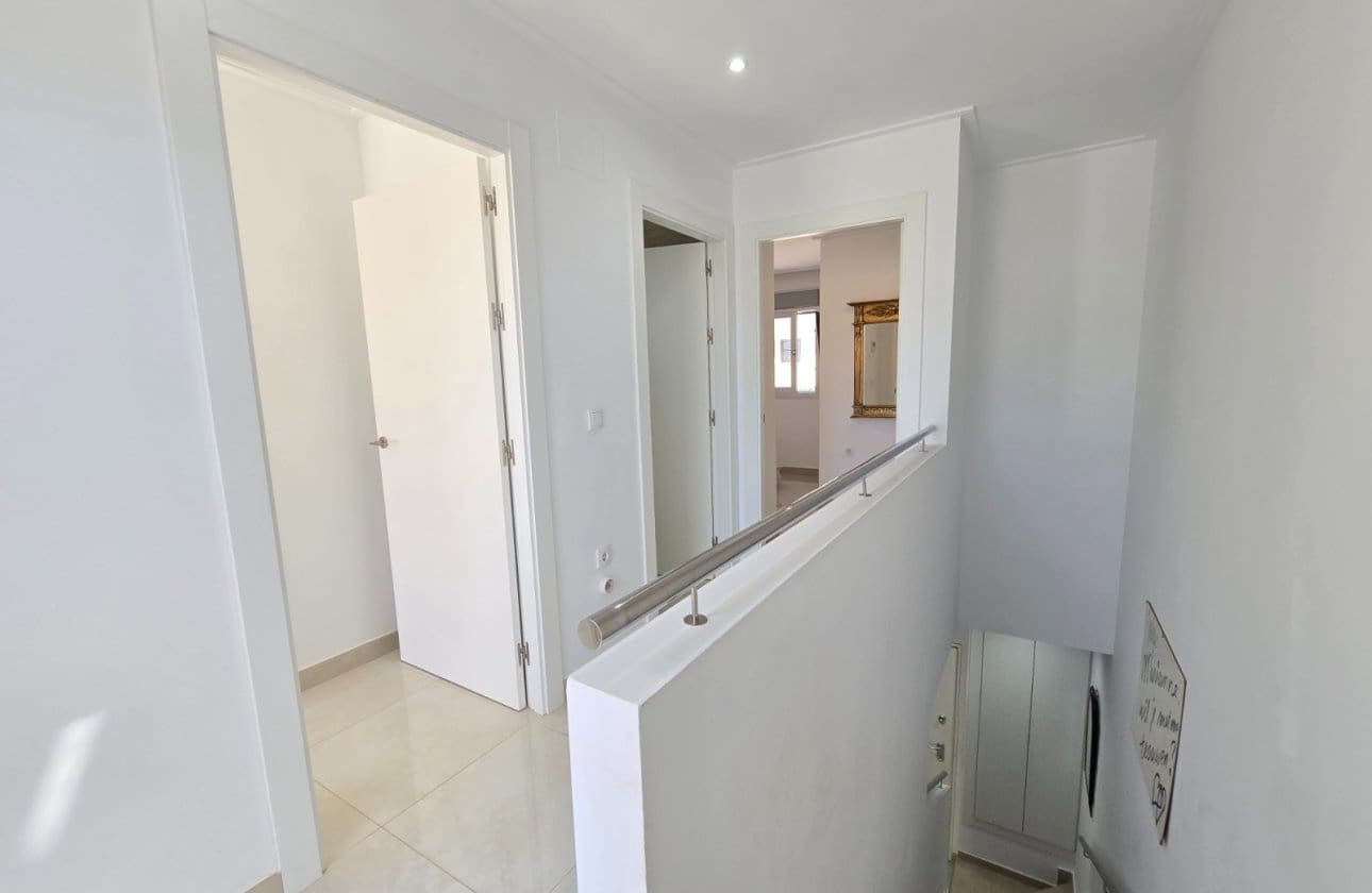 3 sypialnia Dom na sprzedaż w Ciudad Quesada z basenem - 359 900 € (Ref: 9783274)