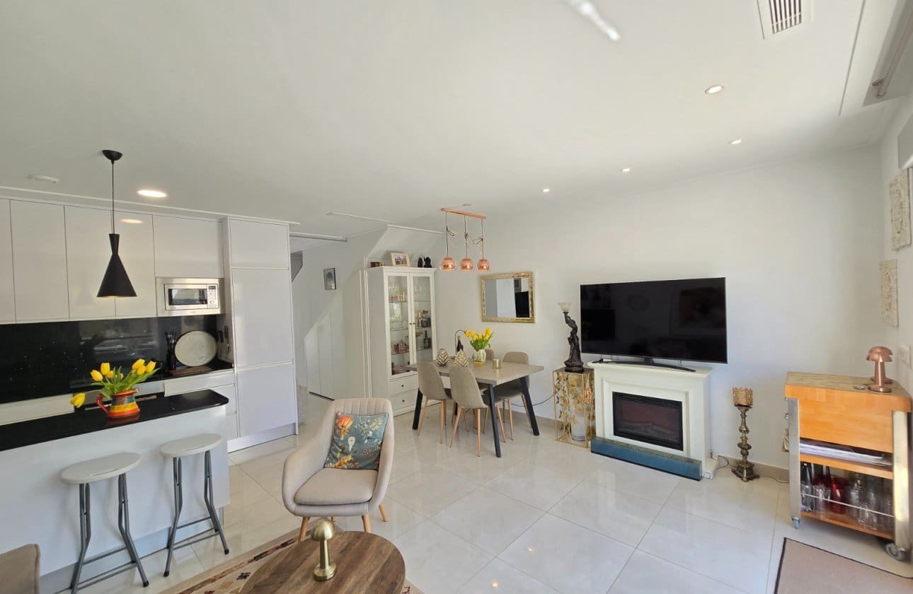 3 sypialnia Dom na sprzedaż w Ciudad Quesada z basenem - 359 900 € (Ref: 9783274)