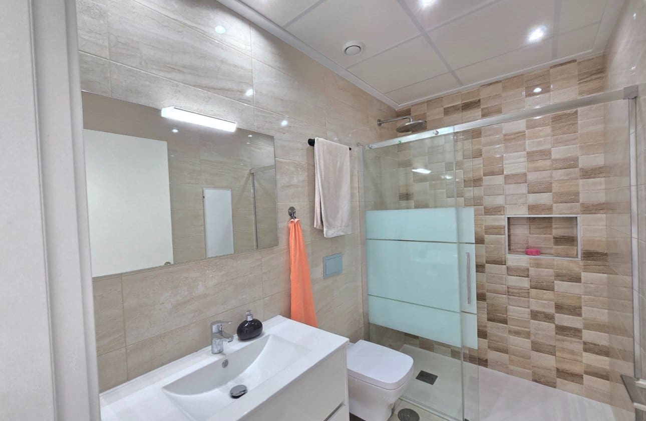 3 sypialnia Dom na sprzedaż w Ciudad Quesada z basenem - 359 900 € (Ref: 9783274)