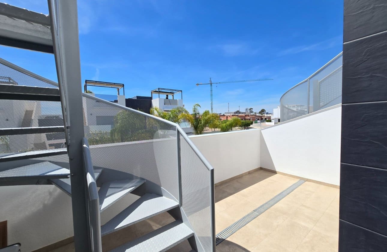 3 sypialnia Dom na sprzedaż w Ciudad Quesada z basenem - 359 900 € (Ref: 9783274)