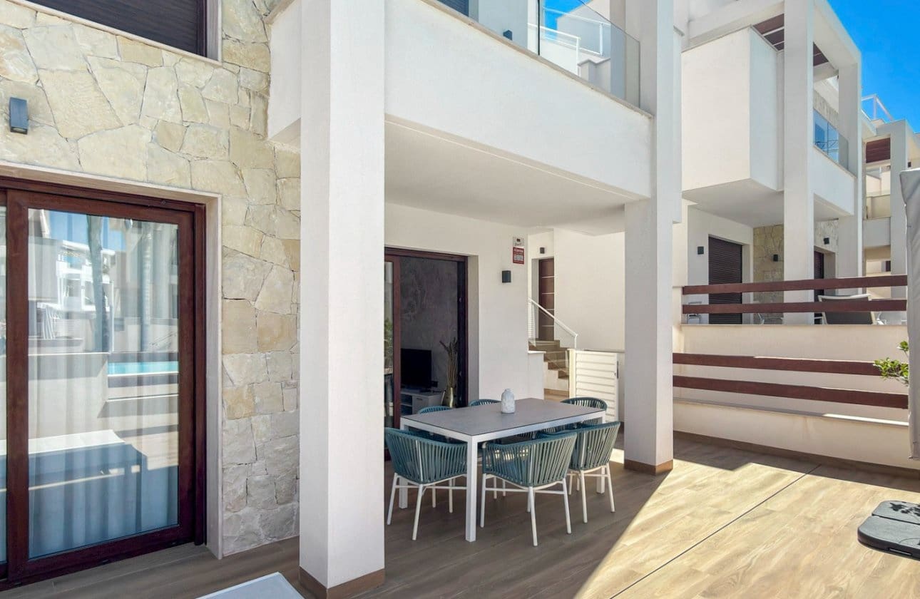 2 bedroom Apartment for sale in Los Balcones with pool - € 312,500 (Ref: 9783277)