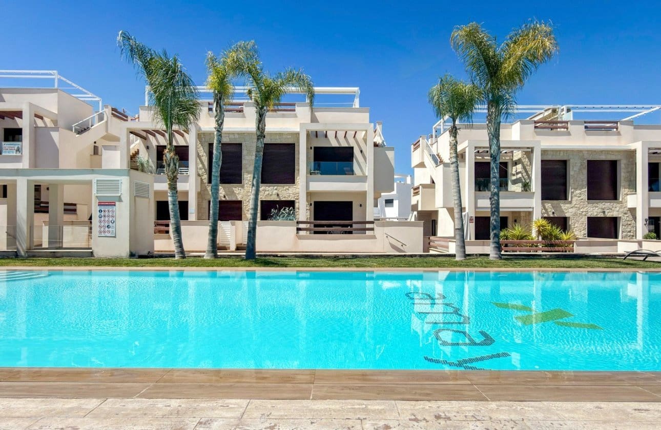 2 bedroom Apartment for sale in Los Balcones with pool - € 312,500 (Ref: 9783277)