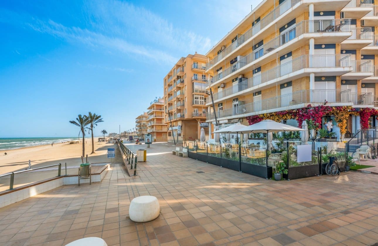 Apartamento Playa de 2 habitaciones en Guardamar del Segura en venta - 298.000 € (Ref: 9783278)