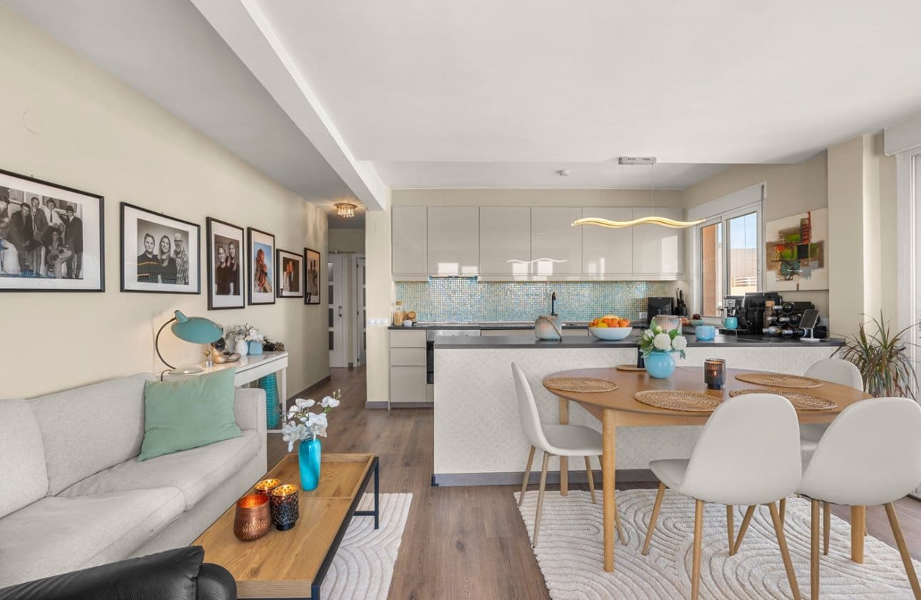 Apartamento Playa de 2 habitaciones en Guardamar del Segura en venta - 298.000 € (Ref: 9783278)