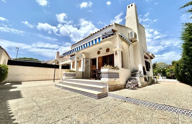 3 soveværelse Villa til salg i La Zenia, Orihuela med swimmingpool - € 630.000 (Ref: 9799924)