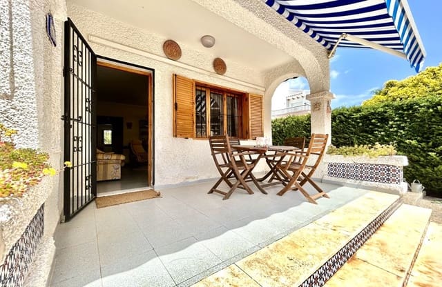 3 soveværelse Villa til salg i La Zenia, Orihuela med swimmingpool - € 630.000 (Ref: 9799924)