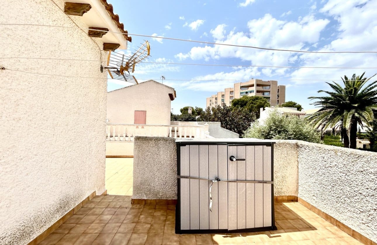 3 sovrum Villa till salu i La Zenia med pool - 630 000 € (Ref: 9799924)