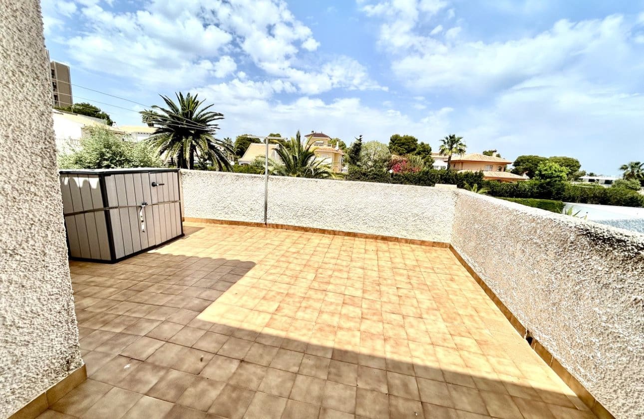 3 sovrum Villa till salu i La Zenia med pool - 630 000 € (Ref: 9799924)