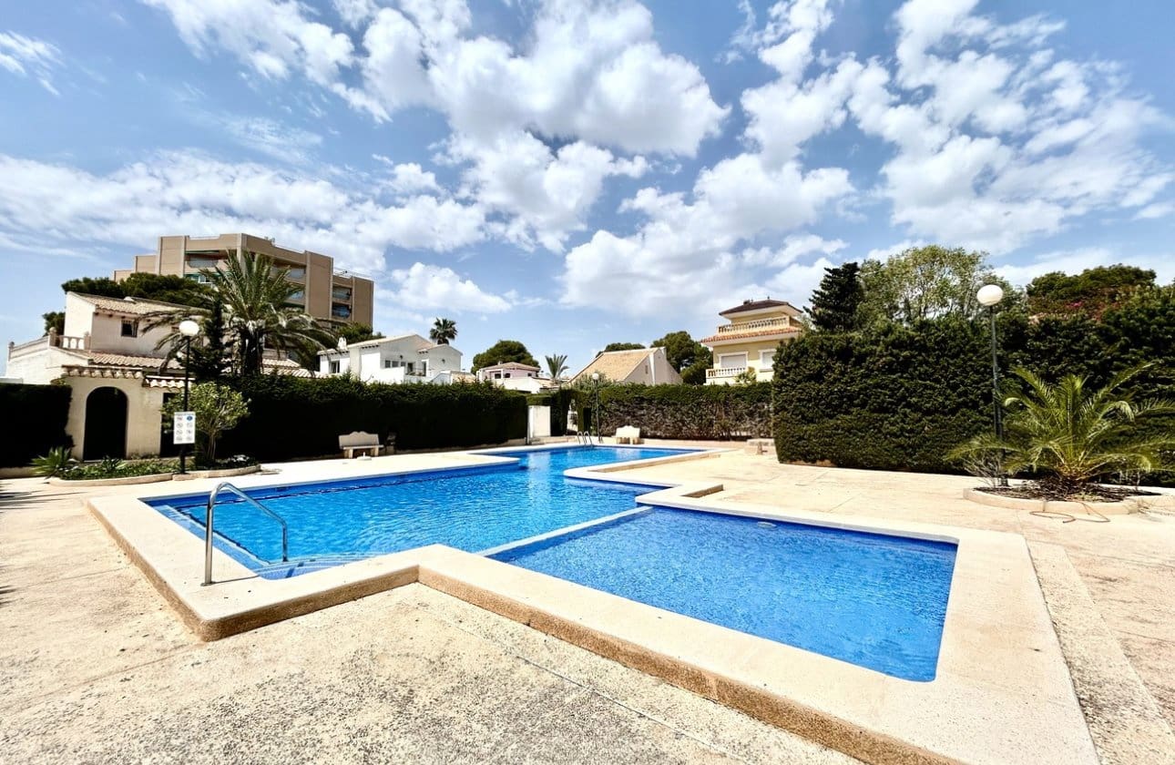 3 sovrum Villa till salu i La Zenia med pool - 630 000 € (Ref: 9799924)