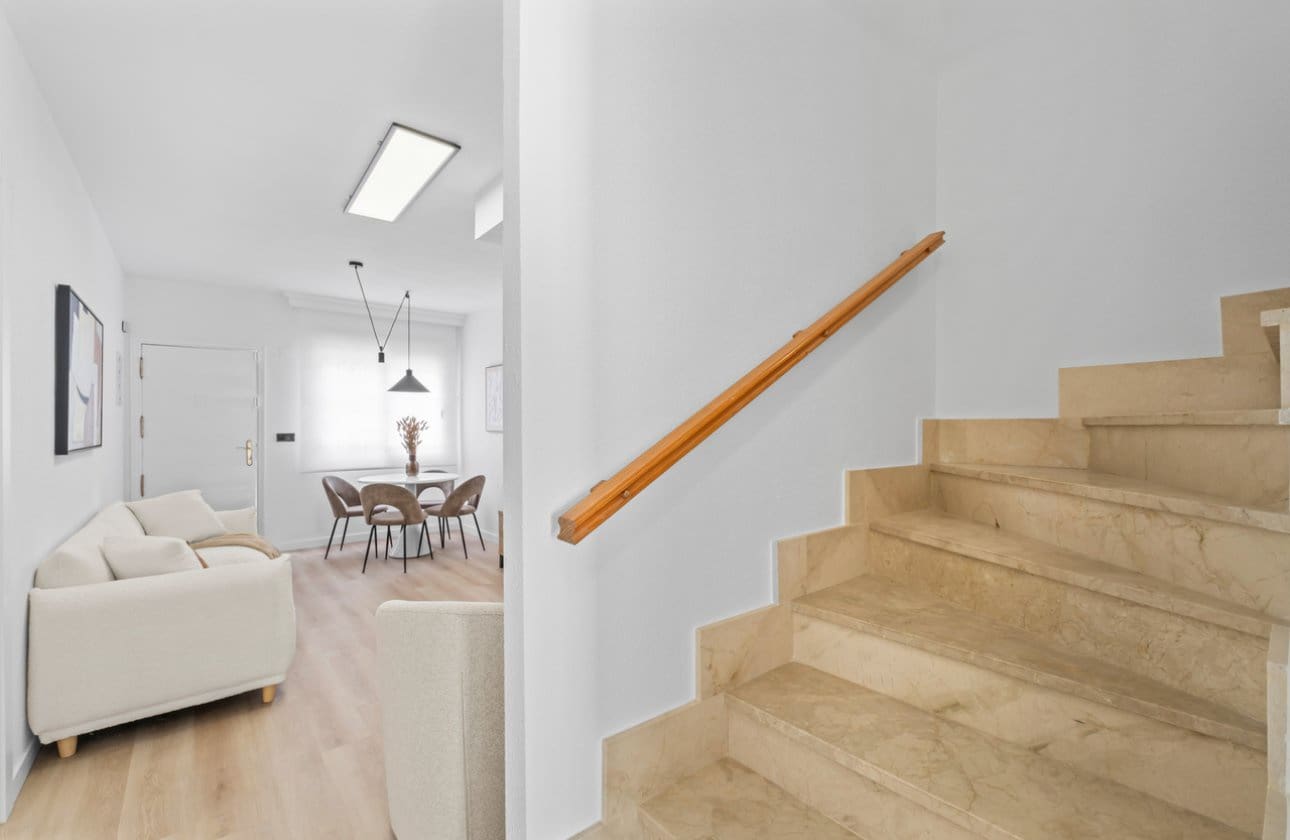 3 bedroom Townhouse for sale in Villamartin with pool - € 269,800 (Ref: 9799925)