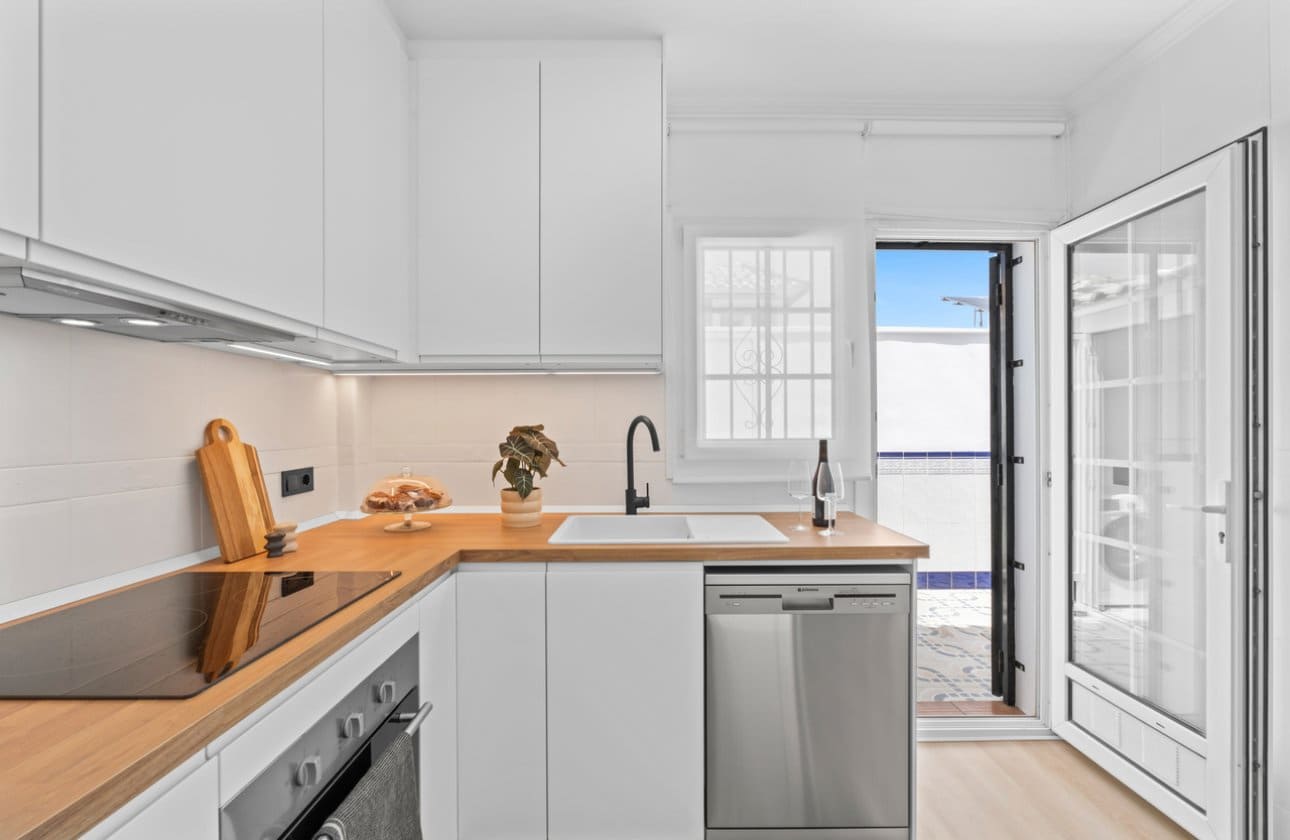 3 bedroom Townhouse for sale in Villamartin with pool - € 269,800 (Ref: 9799925)