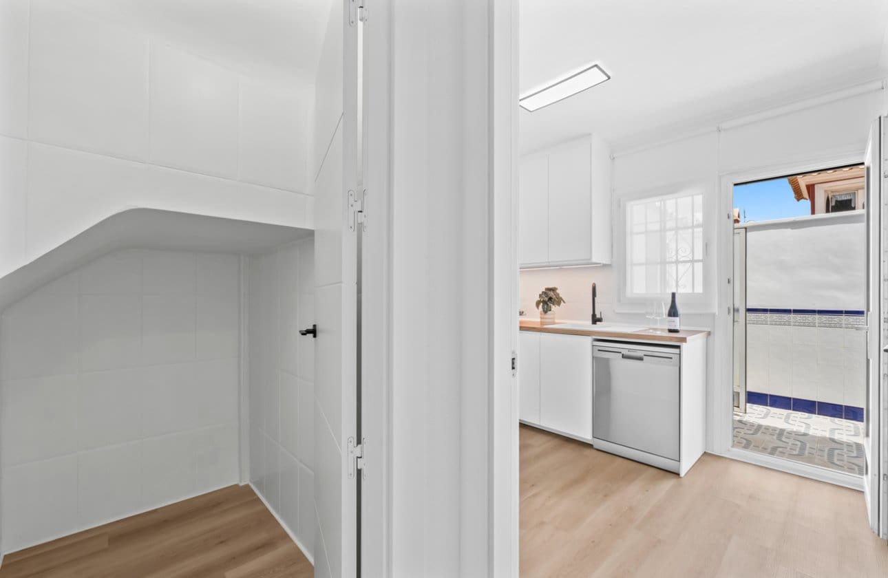 3 bedroom Townhouse for sale in Villamartin with pool - € 269,800 (Ref: 9799925)