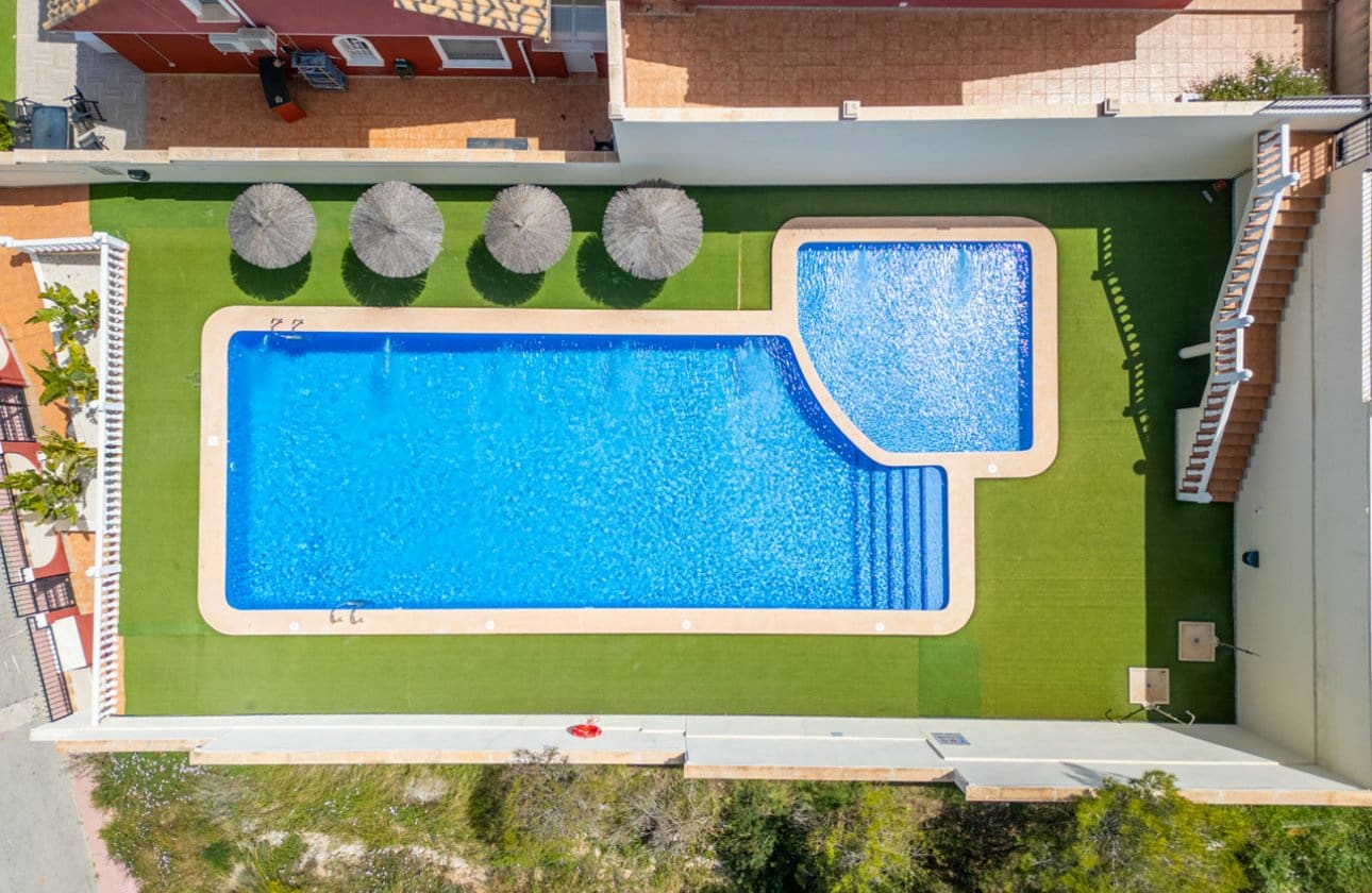 3 bedroom Townhouse for sale in Villamartin with pool - € 269,800 (Ref: 9799925)