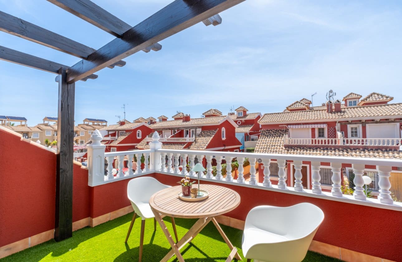 3 bedroom Townhouse for sale in Villamartin with pool - € 269,800 (Ref: 9799925)