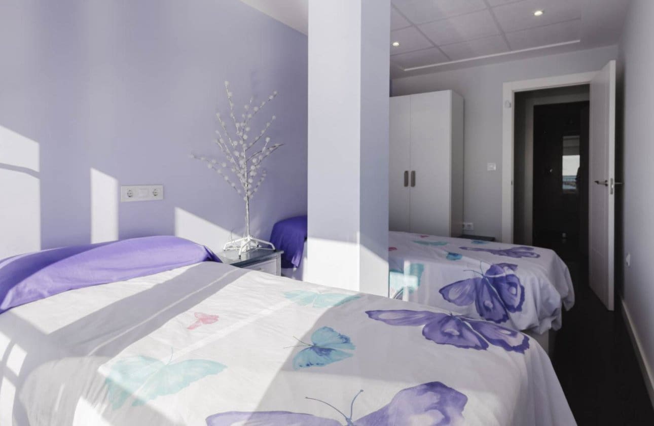 3 soveværelse Strandlejlighed til salg i Torrevieja med swimmingpool - € 389.500 (Ref: 9799926)