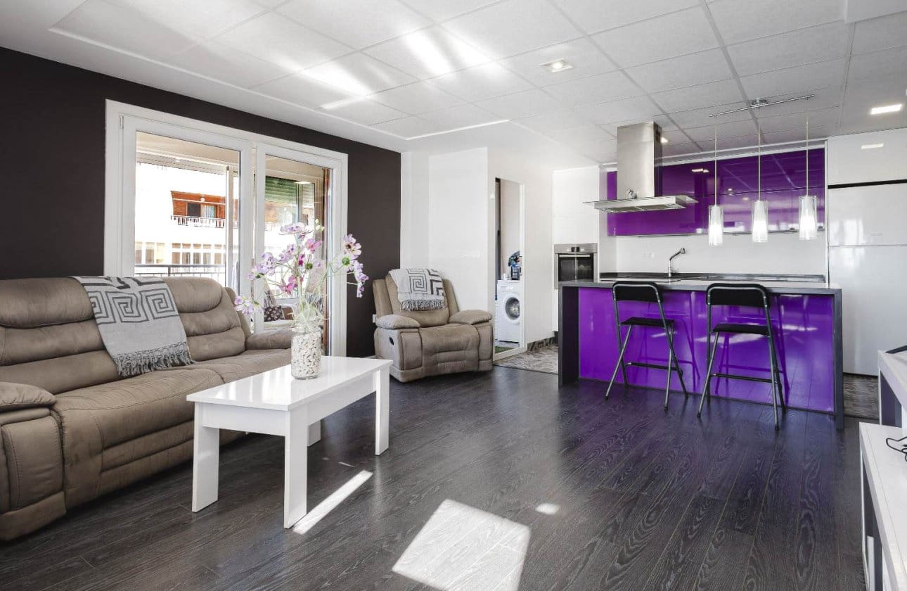 3 soveværelse Strandlejlighed til salg i Torrevieja med swimmingpool - € 389.500 (Ref: 9799926)