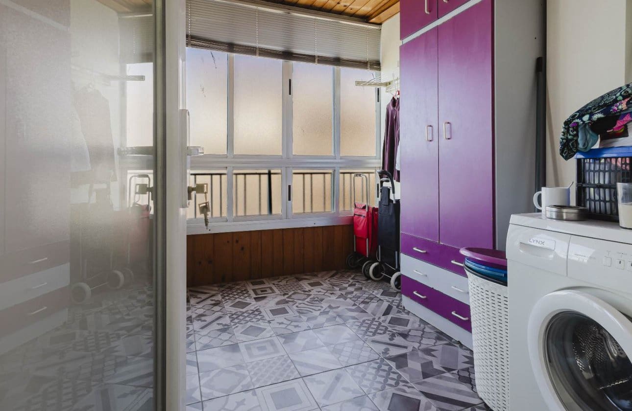 3 soveværelse Strandlejlighed til salg i Torrevieja med swimmingpool - € 389.500 (Ref: 9799926)