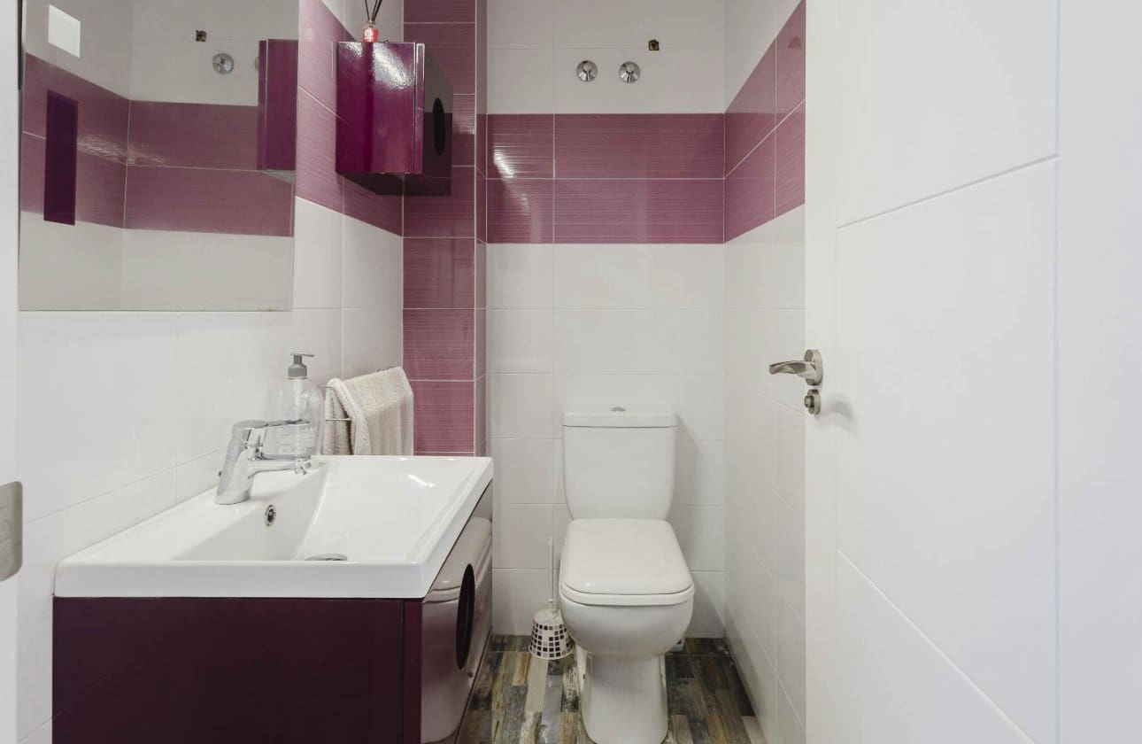 3 soveværelse Strandlejlighed til salg i Torrevieja med swimmingpool - € 389.500 (Ref: 9799926)