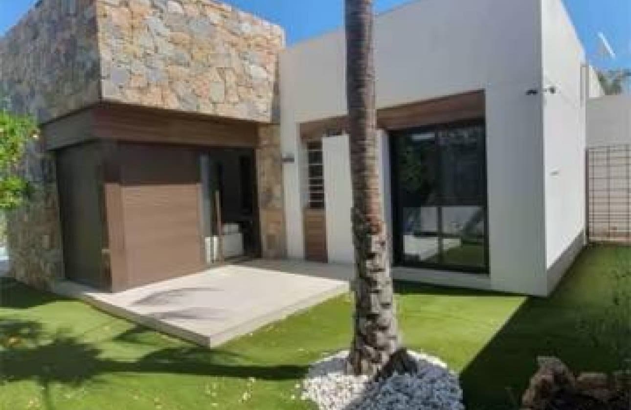 2 Zimmer Villa zu verkaufen in Orihuela Costa mit Pool - 299.000 € (Ref: 9810830)