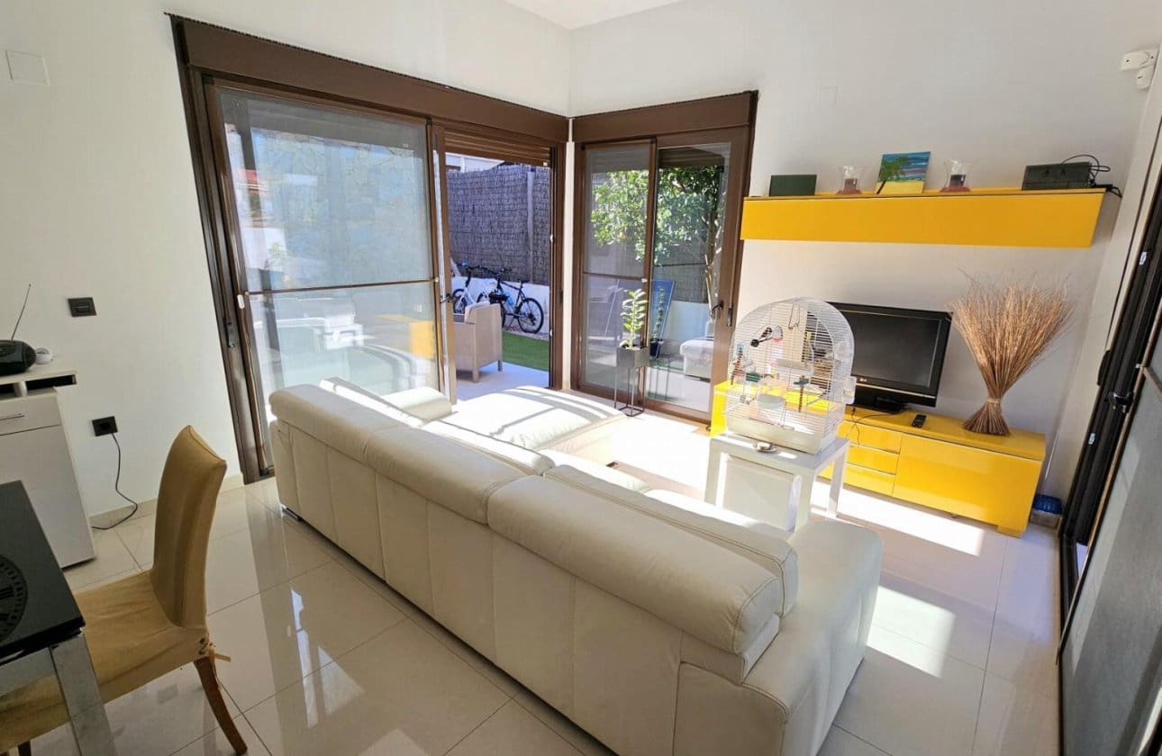 2 Zimmer Villa zu verkaufen in Orihuela Costa mit Pool - 299.000 € (Ref: 9810830)