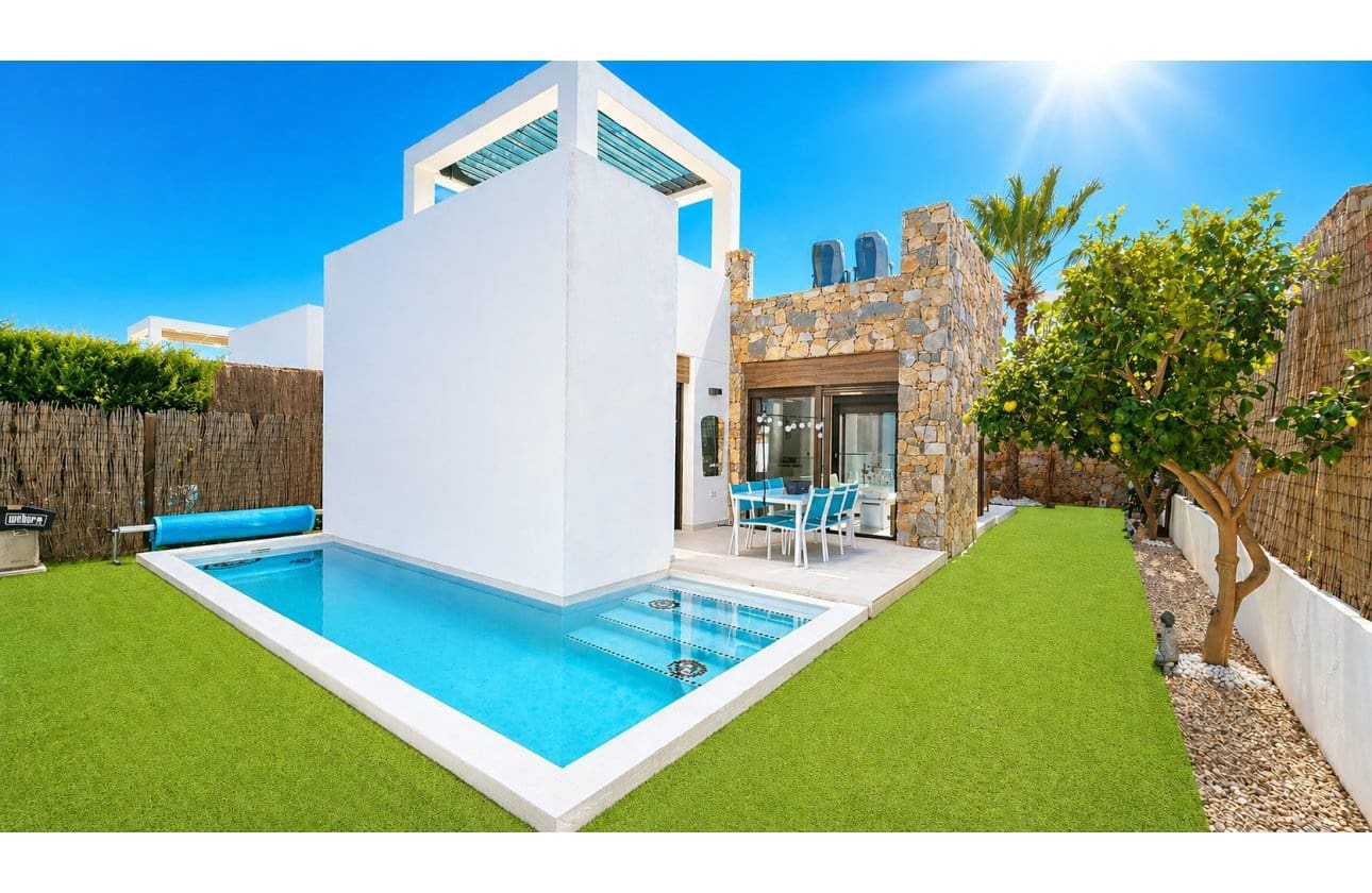 2 Zimmer Villa zu verkaufen in Orihuela Costa mit Pool - 299.000 € (Ref: 9810830)