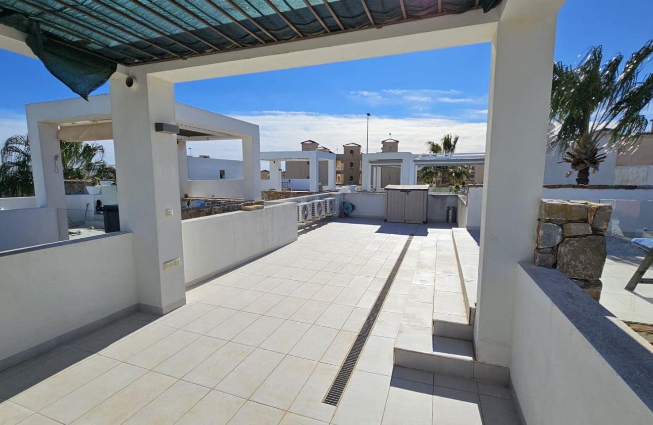 2 Zimmer Villa zu verkaufen in Orihuela Costa mit Pool - 299.000 € (Ref: 9810830)