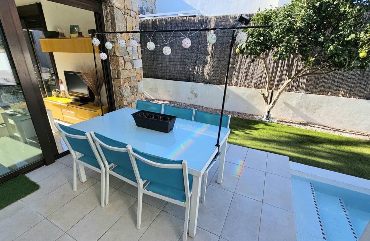 2 Zimmer Villa zu verkaufen in Orihuela Costa mit Pool - 299.000 € (Ref: 9810830)