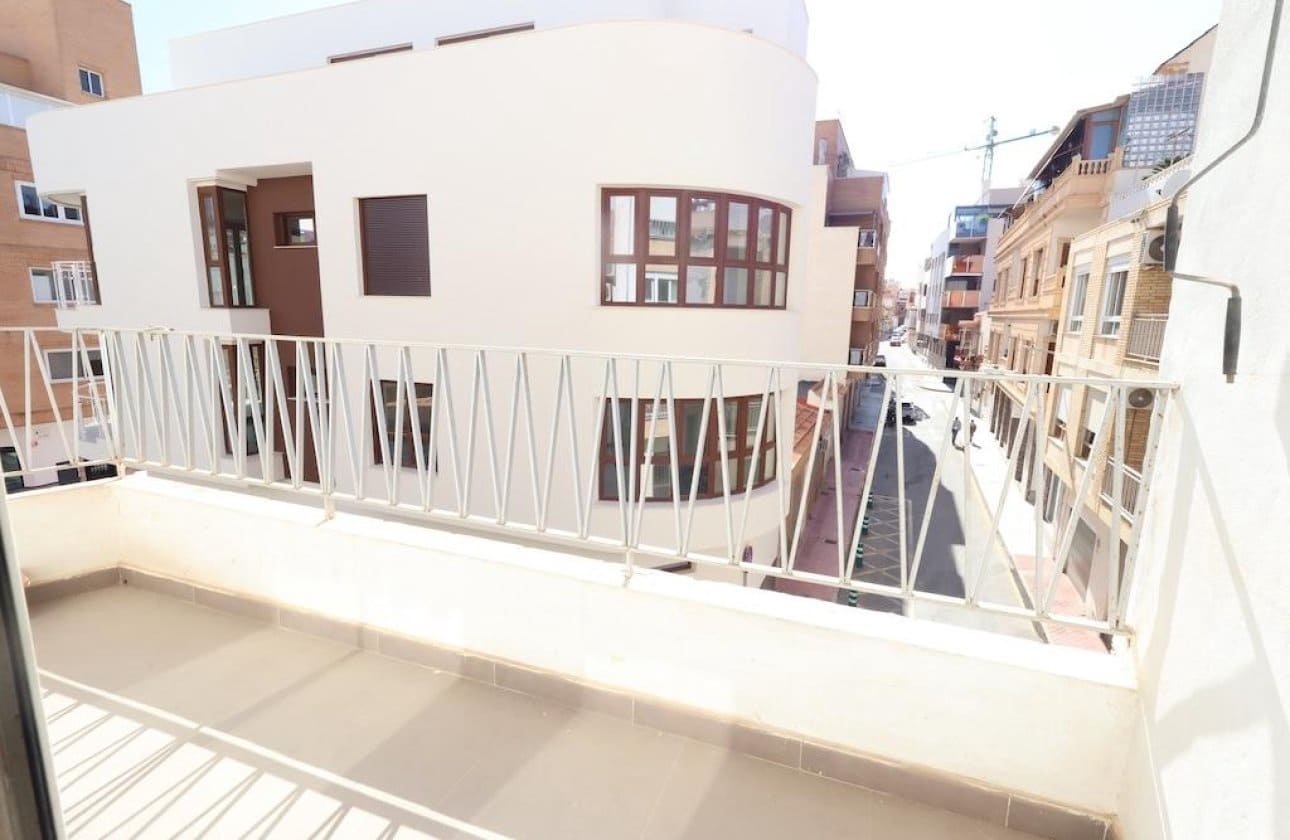 3 soveværelse Lejlighed til salg i Torrevieja - € 165.000 (Ref: 9810832)