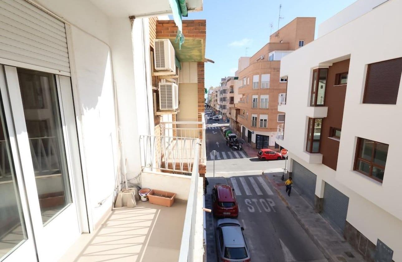 3 soveværelse Lejlighed til salg i Torrevieja - € 165.000 (Ref: 9810832)