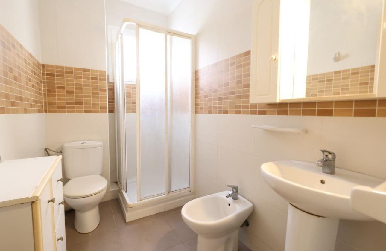 3 soveværelse Lejlighed til salg i Torrevieja - € 165.000 (Ref: 9810832)