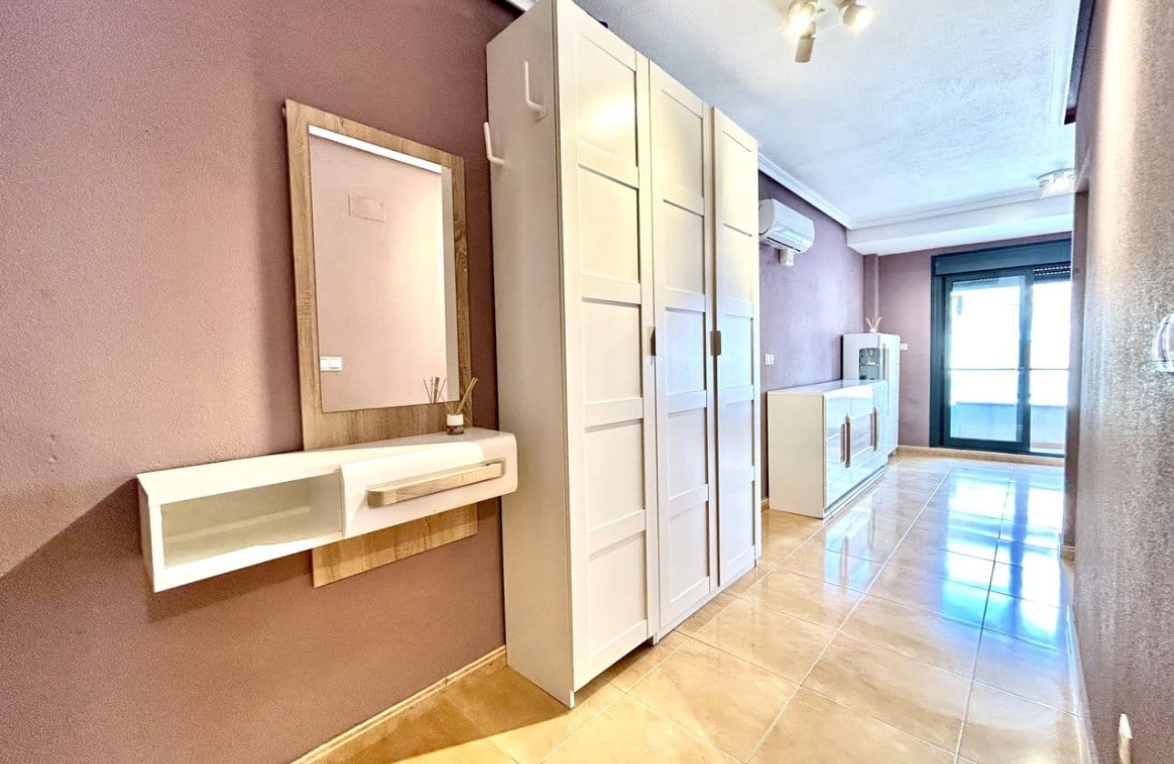 2 Zimmer Apartment zu verkaufen in Torrevieja - 149.000 € (Ref: 9810833)